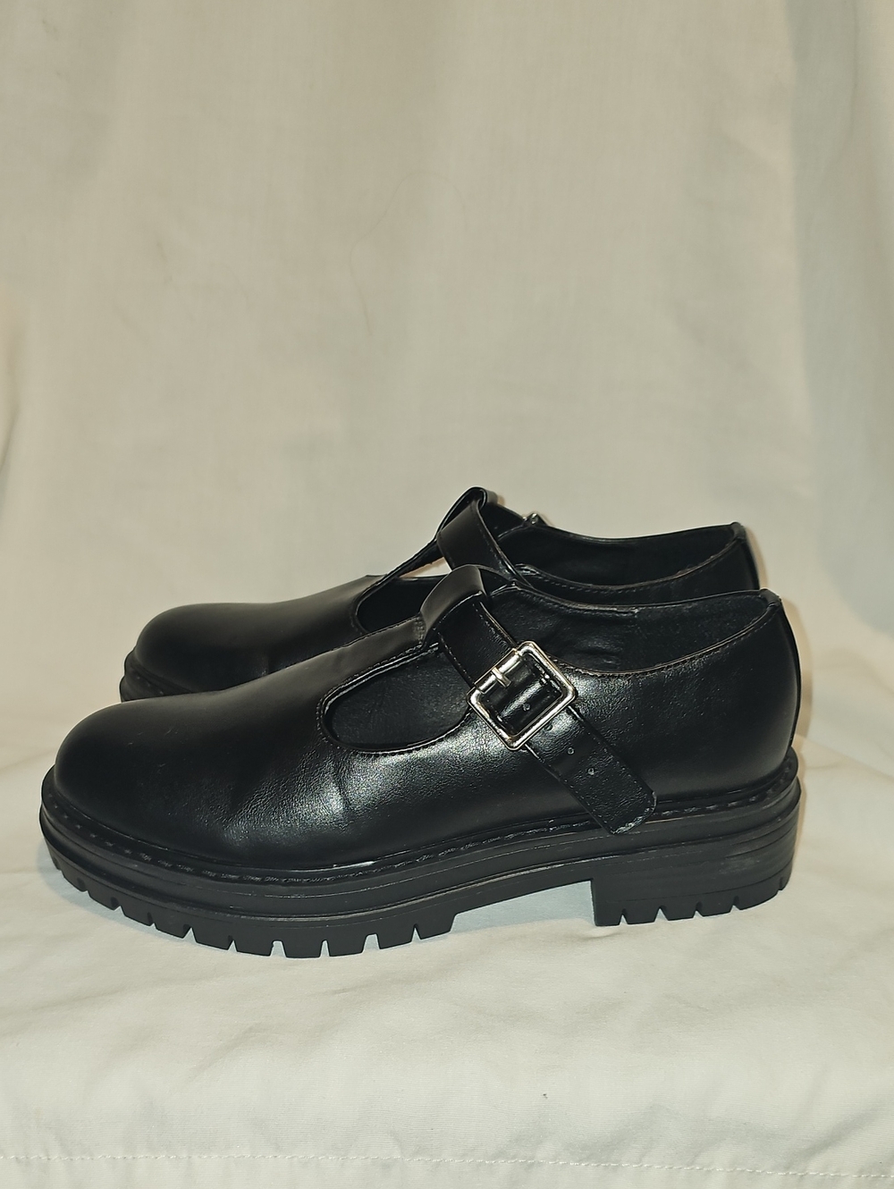 No Boundaries Women's Size 6 Black Buckle Strap Chunky Shoes Used